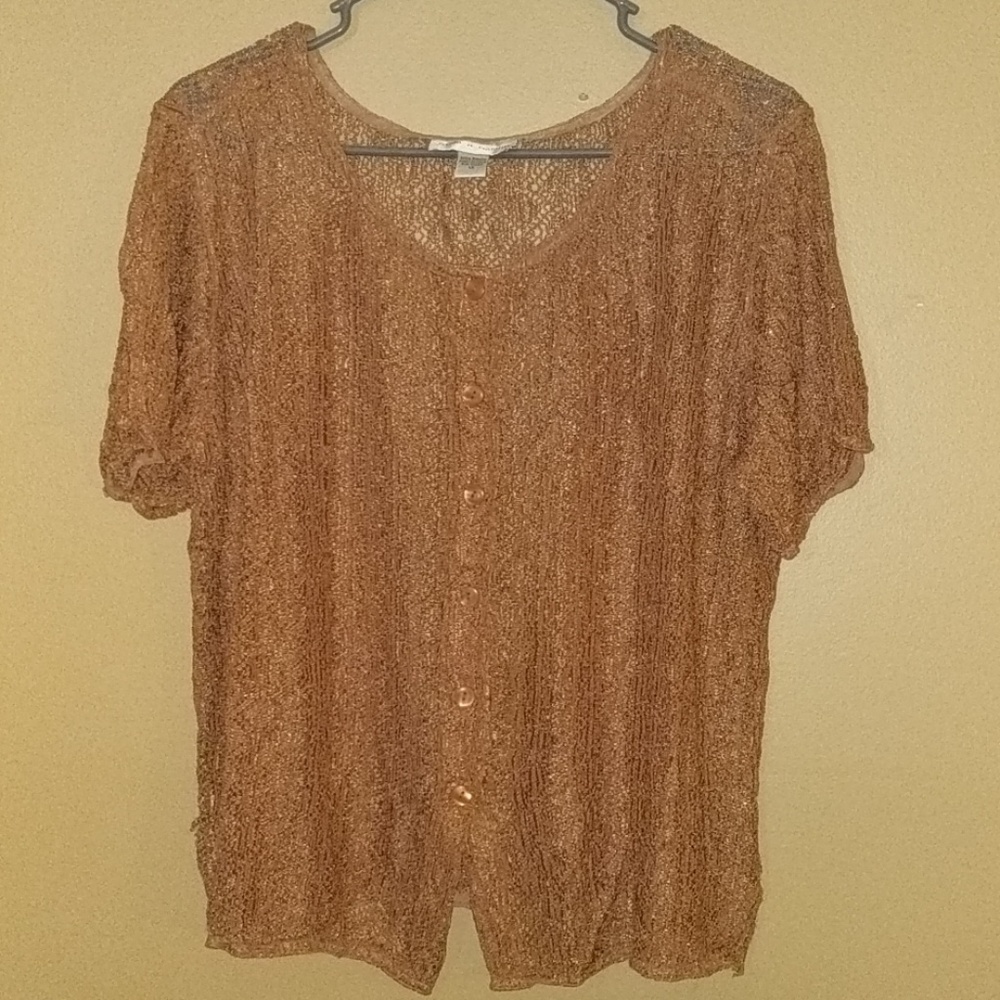 Button up short sleeve shirt